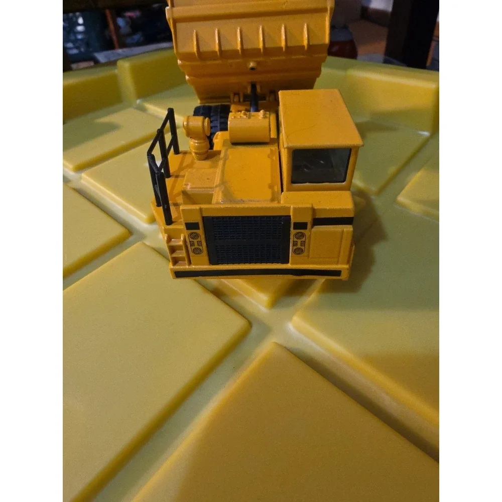 Caterpillar Compact Dumpertruck 1/50‎ ( Vintage JOAL, CAT)